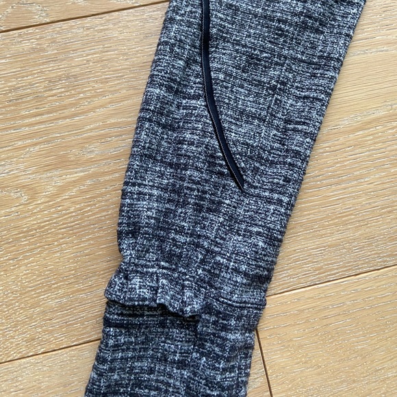 Lululemon Extra Mile Long Sleeve - Picture 8 of 11